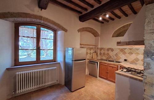 Poggibonsi Apartment | Nice apartment for 6 people with WIFI, pool, A/C, TV and panoramic view, close to San Gimignano