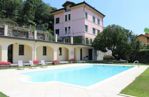 Mergozzo Apartment | Oleandro 1 apartment in Mergozzo with pool