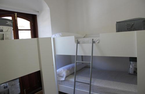 Cazalla De La Sierra Hostel | Pórtico del Azahín