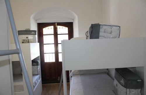 Cazalla De La Sierra Hostel | Pórtico del Azahín