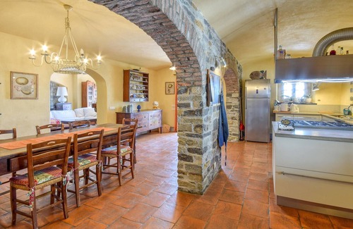 San Salvatore House | Pet friendly home in Cogorno with WiFi