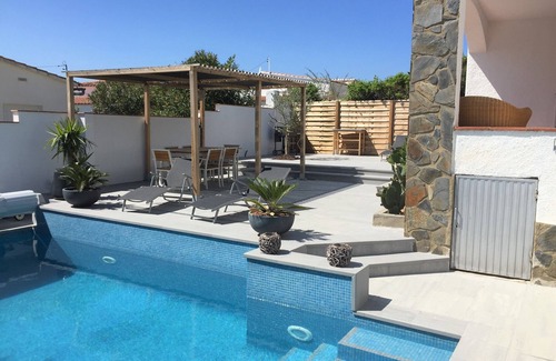 El Mas Bosca Villa | Pretty villa with private pool, close to the sea.