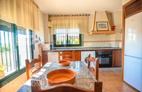 Conil de la Frontera House | Private Pool and large garden, in Fuente del Gallo, with aircondition and wifi internet - Casa Macarena -