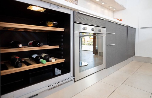 Montioni Apartment | Regarda - wine apartment Promenade in the centre with garden and pool