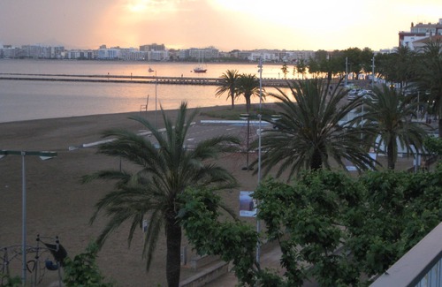 Roses Town Center Apartment | ROSES Super apartment PREMIERE LIGNE de MER for 6.- 8 PERSONES CENTRE VILLE