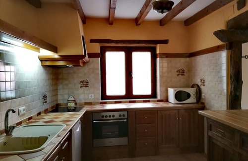 Sotobanado Y Priorato Cottage | Sarmiento Villa with heated pool