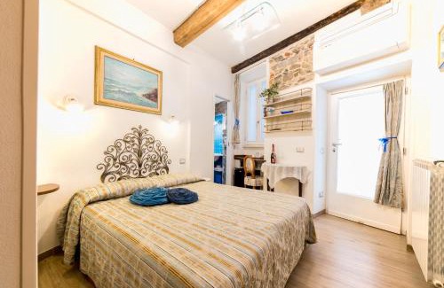 Vernazza House | Sea View Suites - Francamaria Rooms