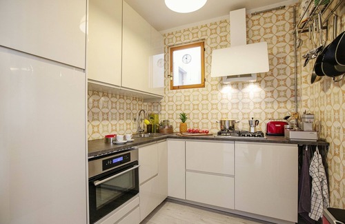 Toscolano Maderno Apartment | Spiaggia Azzurro -lakeside with terrace, Toscolano Maderno, Italy