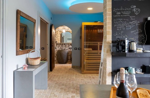 Mazzano Romano Villa | Stunning private villa for 6 people with hot tub, WIFI, pool, A/C and TV