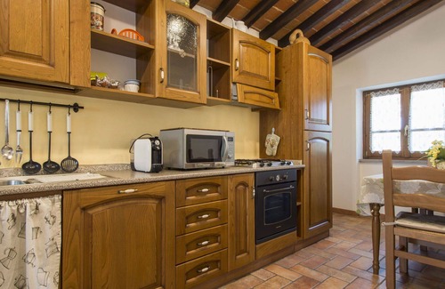 Oliveto Villa | Stunning private villa for 8 guests with WIFI, private pool, TV, patio and pets allowed