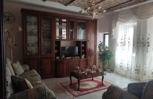 Isernia House | The Alley