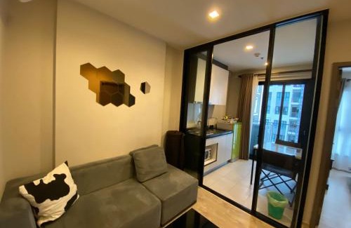 Pattaya Bay Apartment | THE BASE Central Pattaya Sea View Holiday Residences