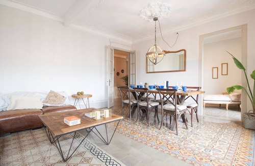 Sant Antoni Apartment | Three bedroom apartment Carrer Tamarit - You Stylish