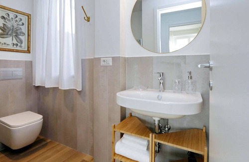 Rione XVIII Castro Pretorio House | Vacation Home in Rome with 1 bedrooms sleeps 4