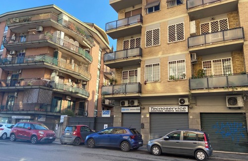 Tuscolano Apartment | Vacation home with parking space near metro Colli Albani and Appia Antica