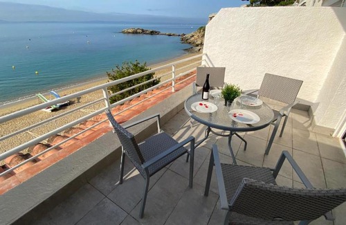 Almadraba-Canyelles Apartment | Verones 2b