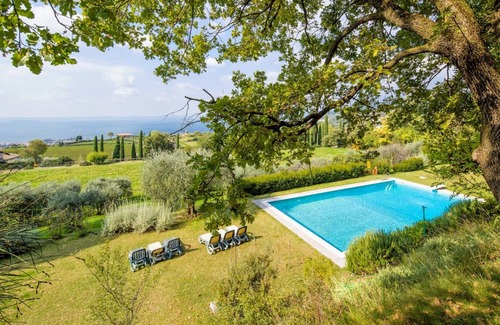 Bardolino Villa | Villa ∙ 6 bedrooms ∙ 12 guests