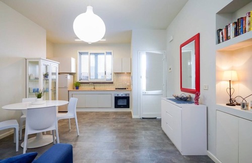 Stazzo Apartment | Villa Anemone (Medusa) - sea front apartment