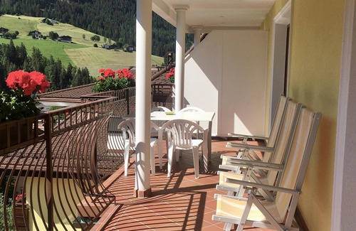 Ortisei Apartment | "Villa Stella Appartamento Stella Dream" near the ski lifts with mountain view
