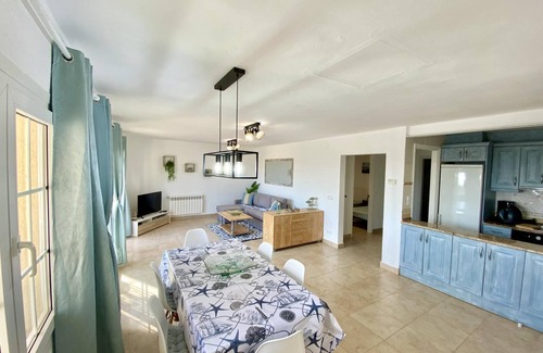 Lloret de Mar Villa | Villenpark Playa Arena House Villa Paradise- GROUP OF YOUNG PEOPLE NOT ALLOWED