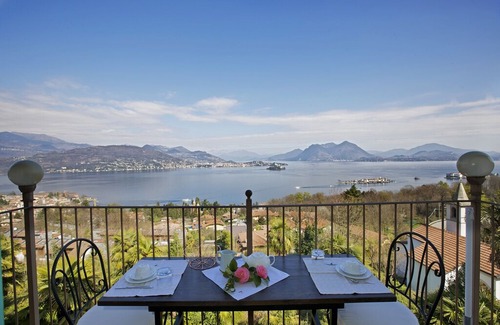 Carciano Apartment | Wonderful apartment in a renowned art nouveau villa with pool and dream view