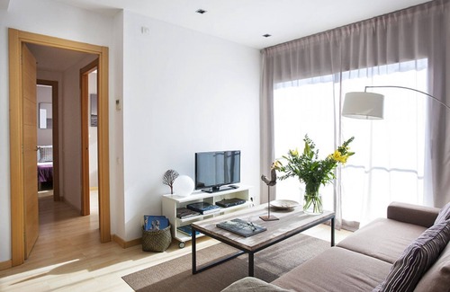 Poblenou House | Your 2 rooms and 2 bath home 200m from the beach