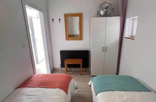 Chinorlet Apartment | 1 Bedroom Apartment With Shared Pool & Jacuzzi Close to Parque Sierra del Carche
