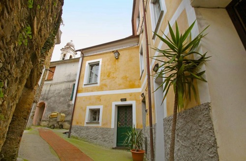 Canneto Apartment | 100 m² Apartment ∙ 2 bedrooms ∙ 5 guests