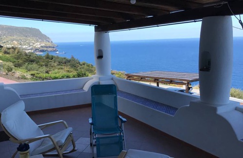 Malfa House | 100 m² House ∙ 2 bedrooms ∙ 7 guests