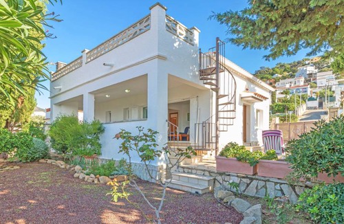 Roses Town Center Villa | 100 m² Villa ∙ 3 bedrooms ∙ 6 guests
