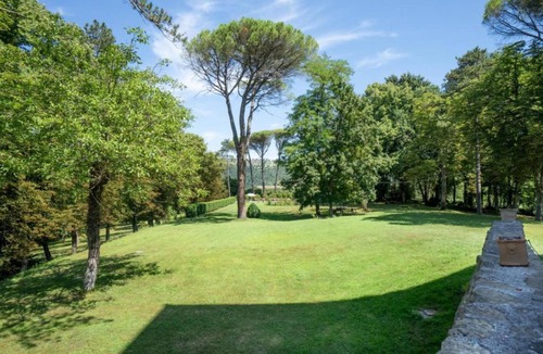 Gubbio Villa | 1000 m² Villa ∙ 15 bedrooms ∙ 30 guests