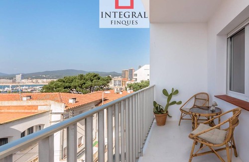 Palamos Apartment | 105 m² Apartment ∙ 3 bedrooms ∙ 6 guests