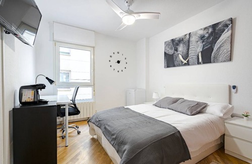 Alcala de Henares Resort | 110 m² Private room ∙ 1 bedroom ∙ 1 guest