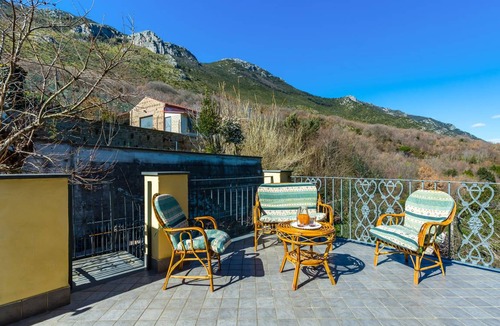 Galluccio Villa | 110 m² Villa ∙ 2 bedrooms ∙ 6 guests