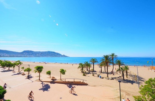 Roses Town Center Apartment | 120 m² Apartment ∙ 3 bedrooms ∙ 6 guests