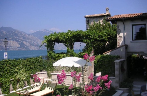 Cassone House | 120 m² House ∙ 2 bedrooms ∙ 4 guests