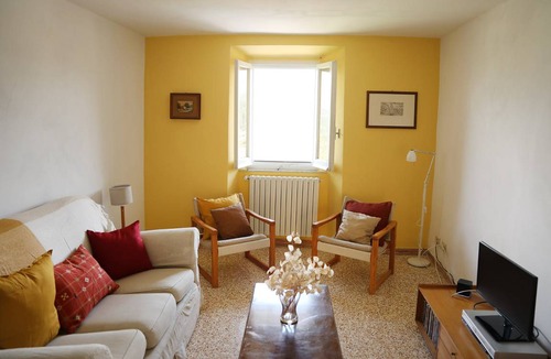 San Terenzo Monti House | 120 m² House ∙ 3 bedrooms ∙ 6 guests