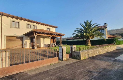 Villahormes House | 120 m² House ∙ 3 bedrooms ∙ 6 guests