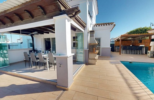 Roldan Villa | 120 m² Villa ∙ 4 bedrooms ∙ 8 guests