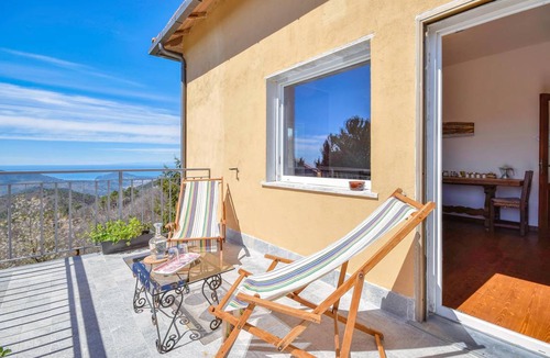 Castiglione Chiavarese House | 125 m² House ∙ 3 bedrooms ∙ 9 guests