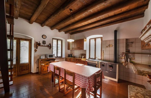 Caprino Veronese Apartment | 130 m² Apartment ∙ 2 bedrooms ∙ 6 guests