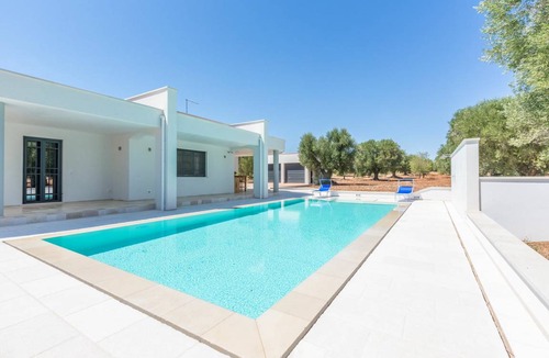 Carovigno Villa | 140 m² Villa ∙ 3 bedrooms ∙ 6 guests