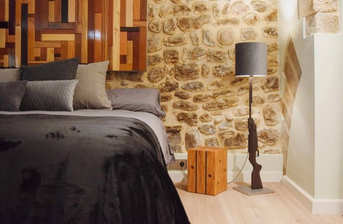 Besalu Apartment | 145 m² Apartment ∙ 1 bedroom ∙ 2 guests