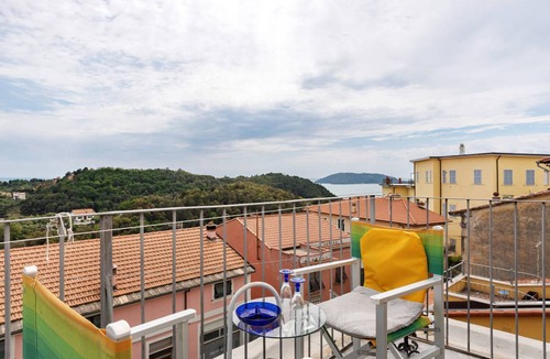 Pitelli Apartment | 150 m² Apartment ∙ 4 bedrooms ∙ 6 guests