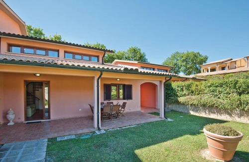 Sorano House | 150 m² House ∙ 3 bedrooms ∙ 8 guests