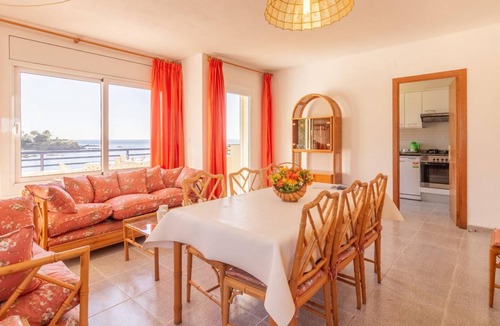 Llanca House | 150 m² House ∙ 4 bedrooms ∙ 10 guests