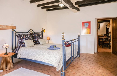 Besalu Apartment | 159 m² Apartment ∙ 3 bedrooms ∙ 8 guests