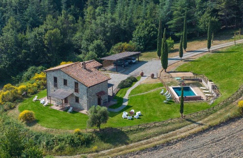Castiglione d'Orcia Villa | 180 m² Villa ∙ 3 bedrooms ∙ 6 guests