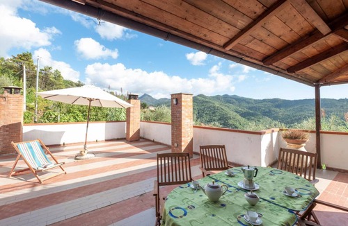 Castiglione Chiavarese House | 195 m² House ∙ 4 bedrooms ∙ 11 guests