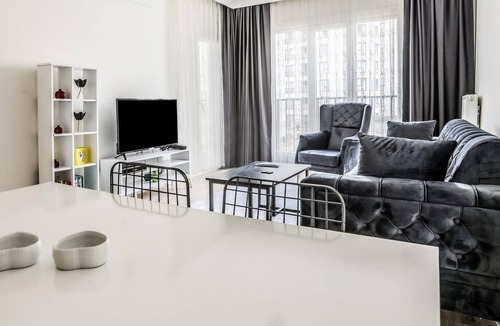Pendik District Apartment | 2+1 Modern Flat with Balcony in Tuzla